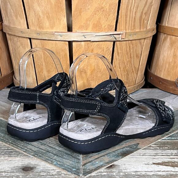 Clarks Amanda Sprint Black Suede Asbstract Textile Adjustable Sandals Womens 8.5 - Picture 5 of 12